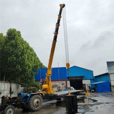 4吨拖拉机随车吊 德建农用拖拉机平板吊车的定制化解决方案