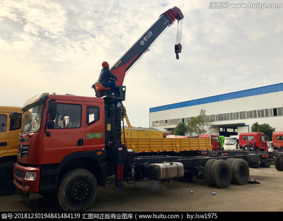 东风随车吊清障车 道路救援的多功能卫士