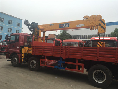 市场上常用随车吊品牌与平板车应用概述